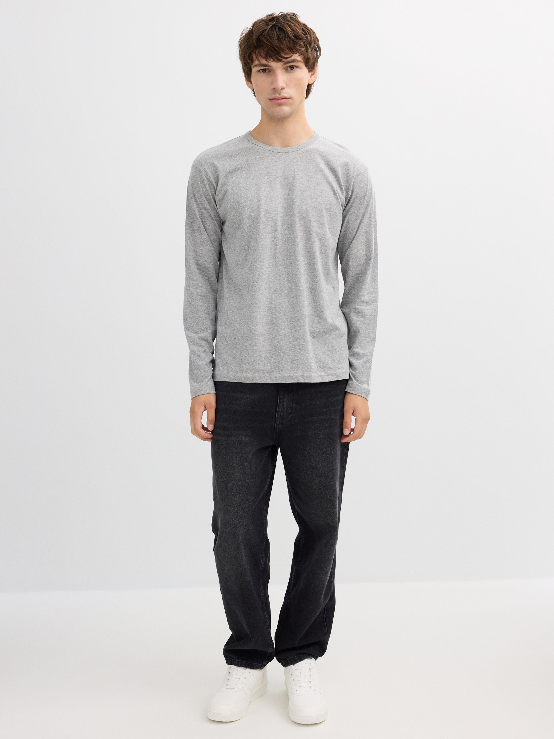  Camiseta básica manga larga gris melange vista frontal