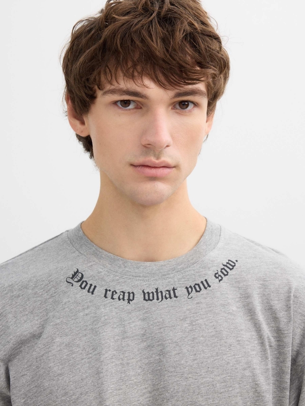 Camiseta de manga longa karma cinza vigoré médio vista detalhe