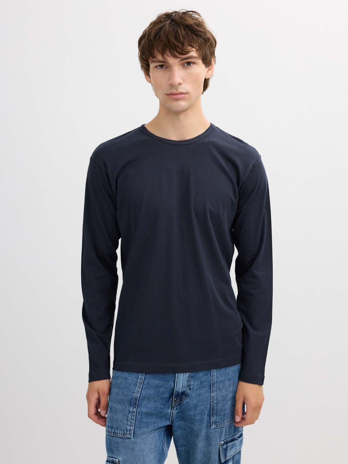 T-shirt básica de manga comprida azul vista meia frontal