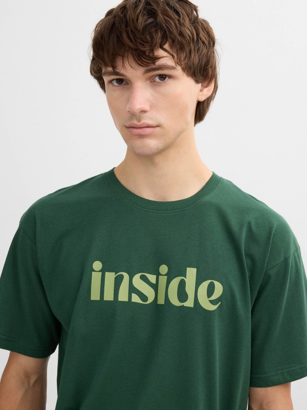 Camiseta manga corte Inside verde vista detalhe
