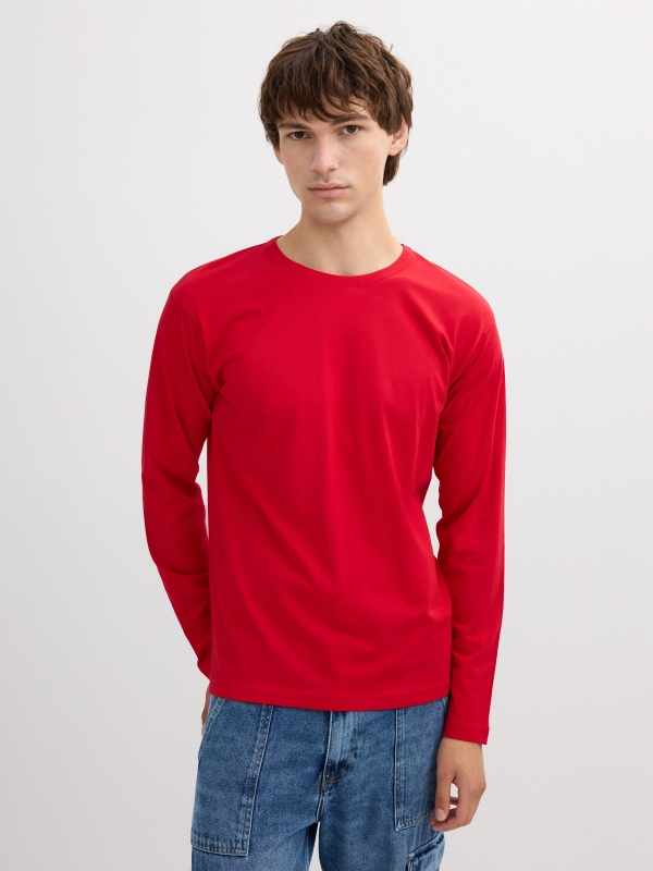 Basic long sleeve t-shirt red middle front view