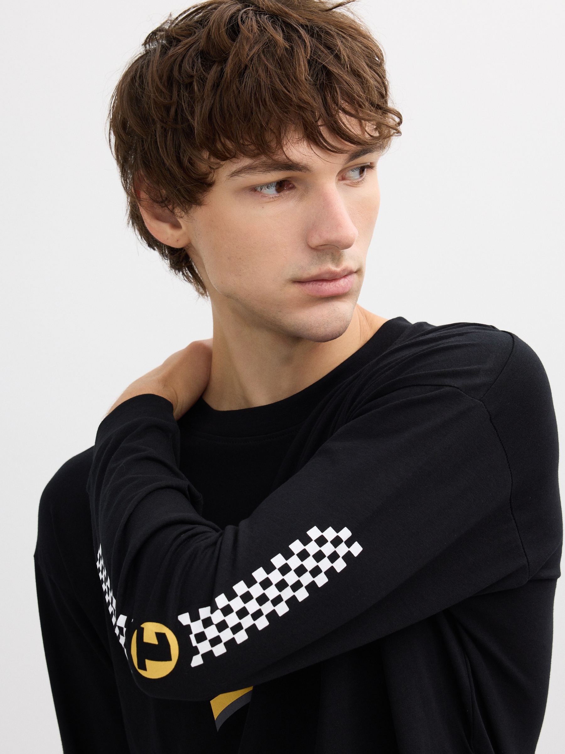 Camiseta de manga longa racing preto vista meia frontal