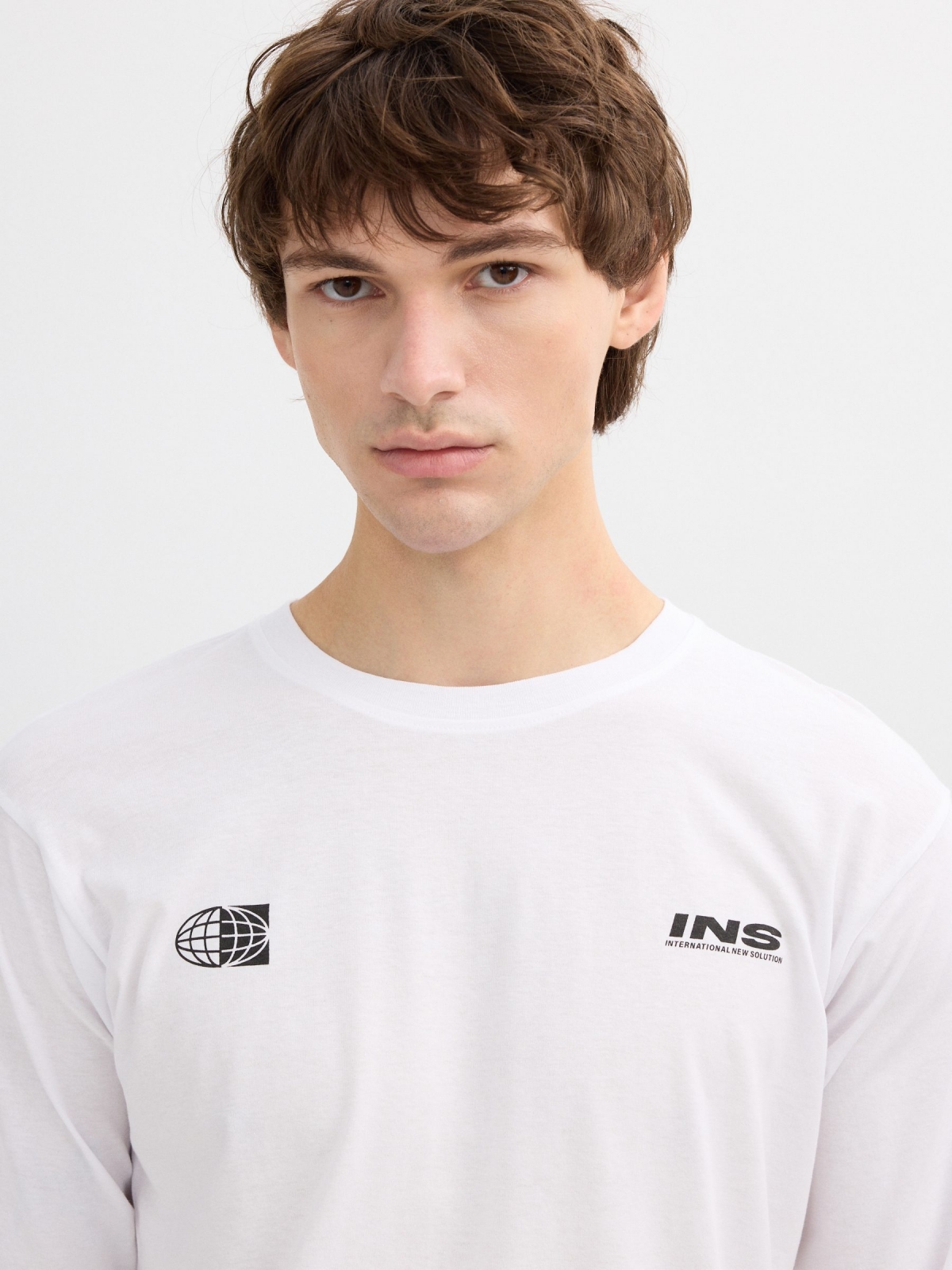 Camiseta de manga longa INS branco vista detalhe