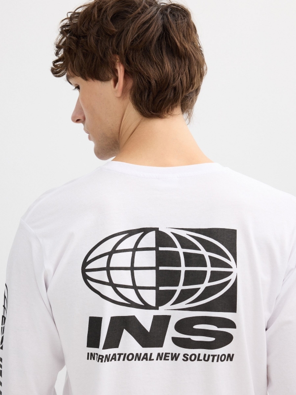 Camiseta de manga longa INS branco vista detalhe