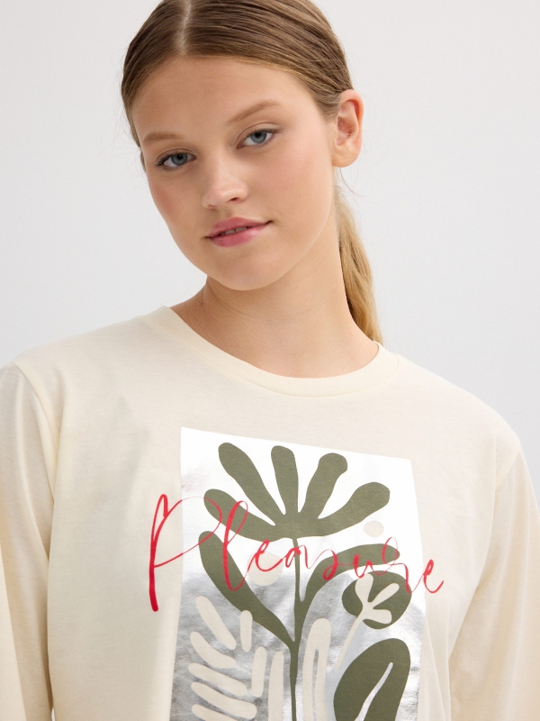 Camiseta estampa musa off white vista detalhe