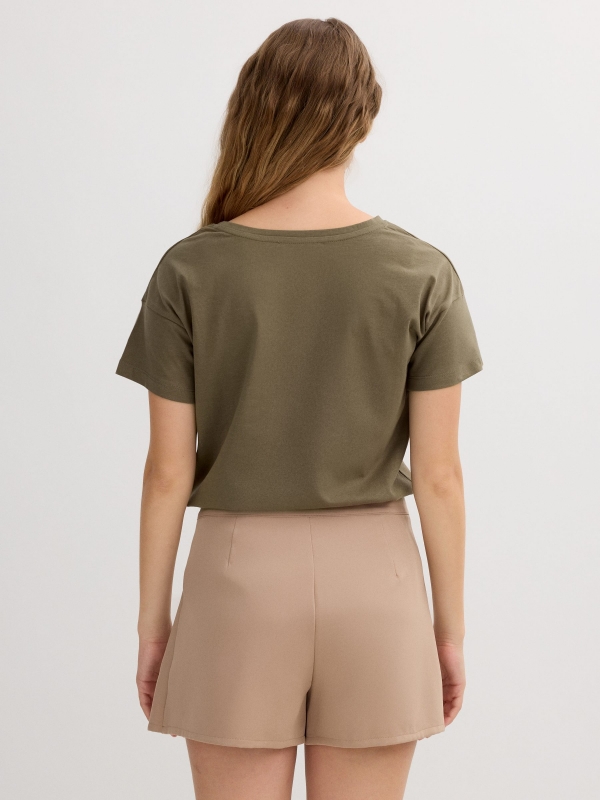 Camiseta de manga curta estampada com flores taupe vista meia traseira