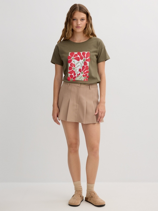 Camiseta de manga curta estampada com flores taupe vista geral frontal