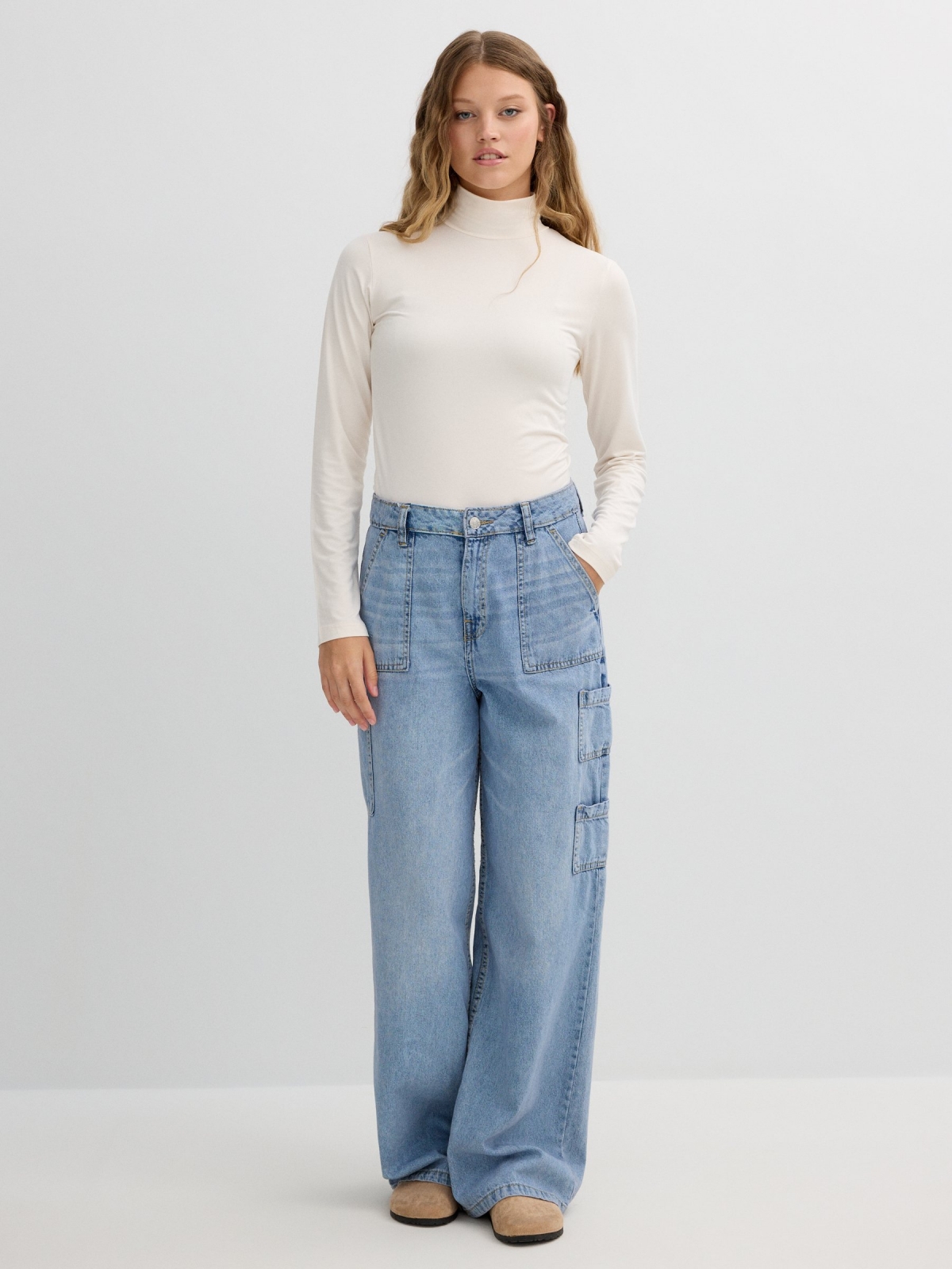 Long-sleeve turtleneck shirt off white front view