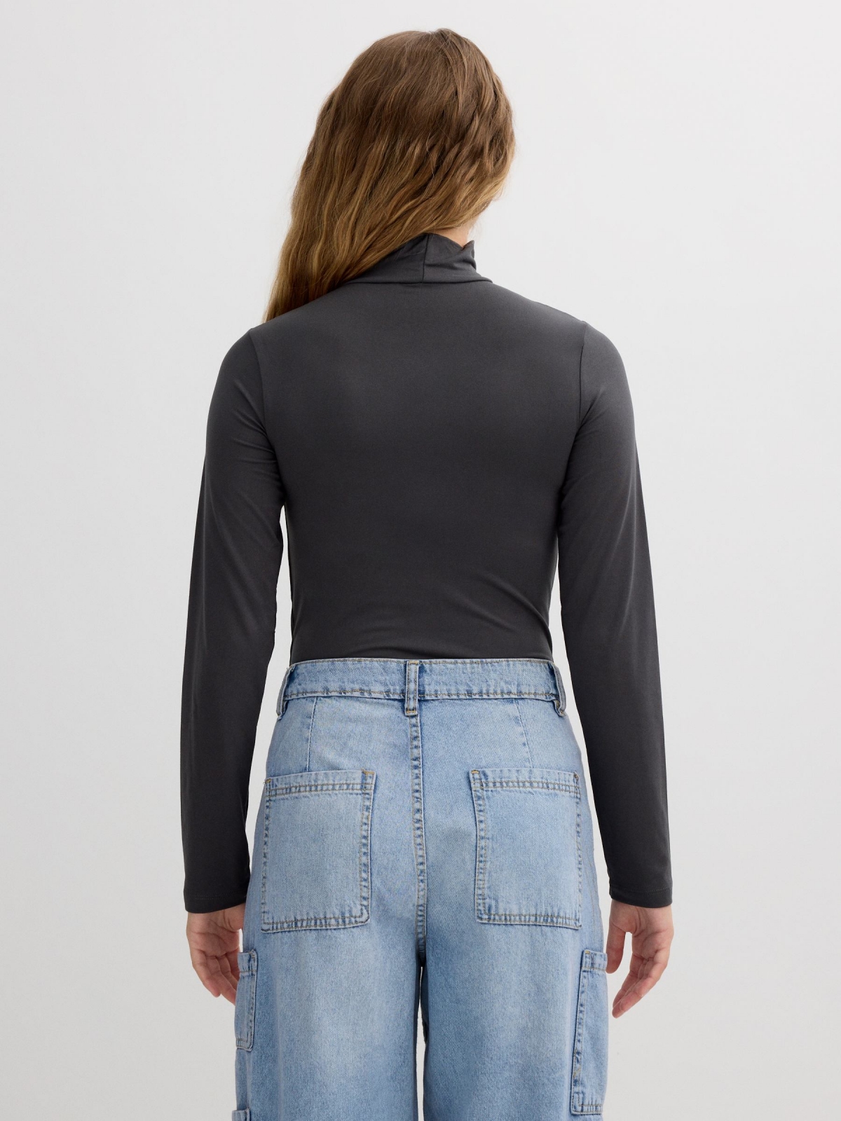 Long-sleeve turtleneck shirt dark grey middle back view