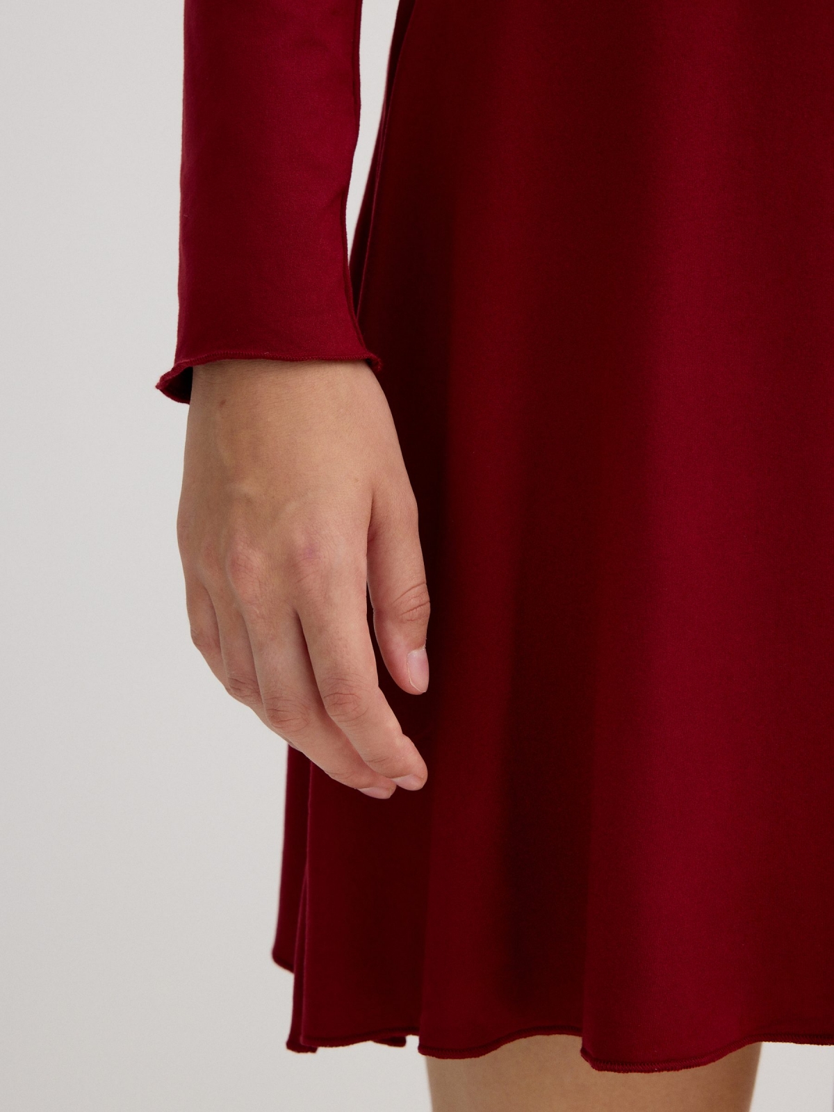 Vestido mini cuello perkins granate vista detalle