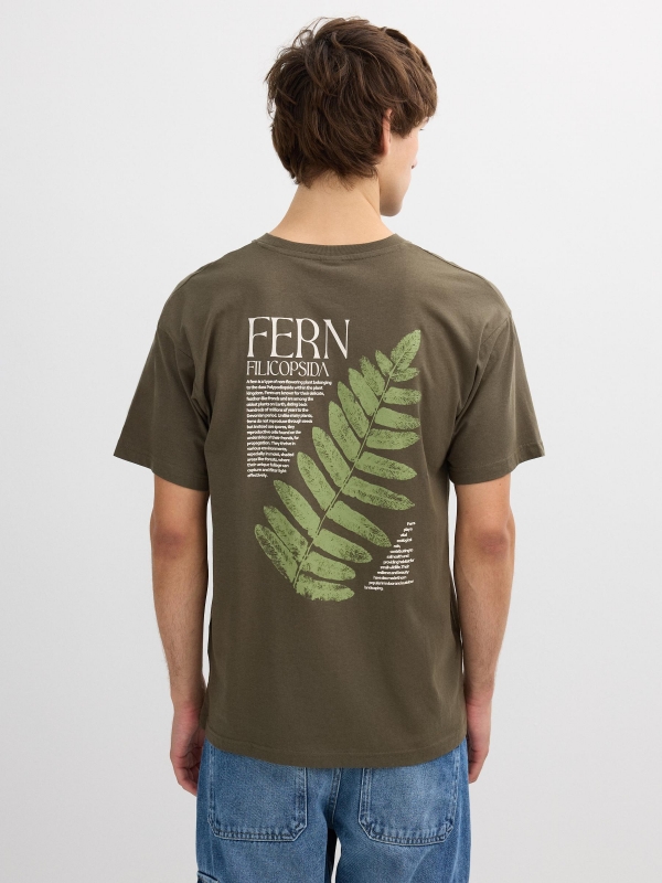 Camiseta estampado nature kaki vista media trasera