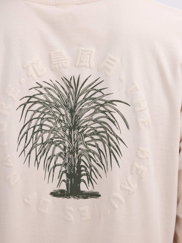 Camiseta manga larga estampado oriental crudo vista detalle