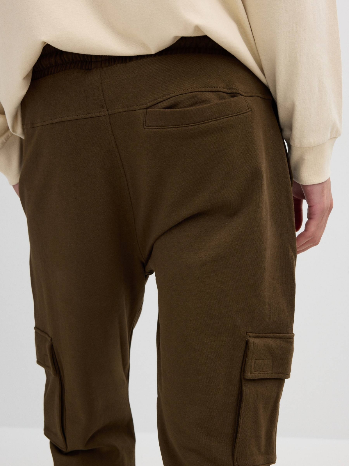 Sport jogger pants brown detail view
