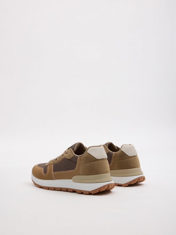 Zapatilla deportiva combinada beige crudo vista trasera 45º