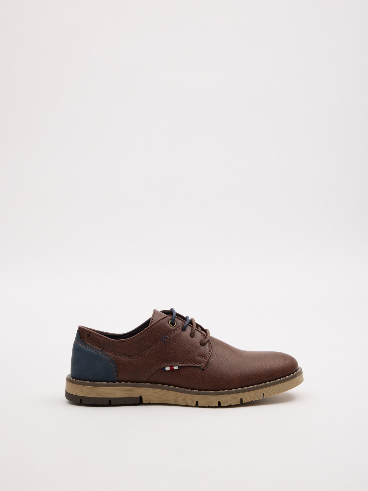 Zapato clásico bicolor marrón oscuro