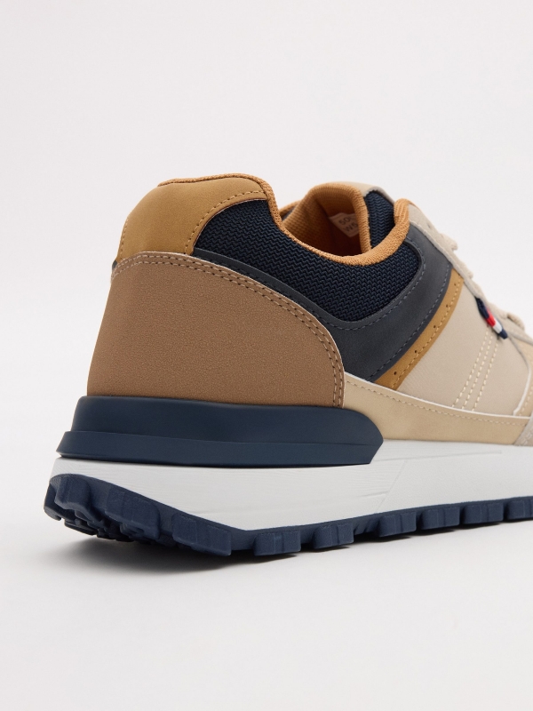 Zapatilla deportiva combinada marino crudo vista detalle