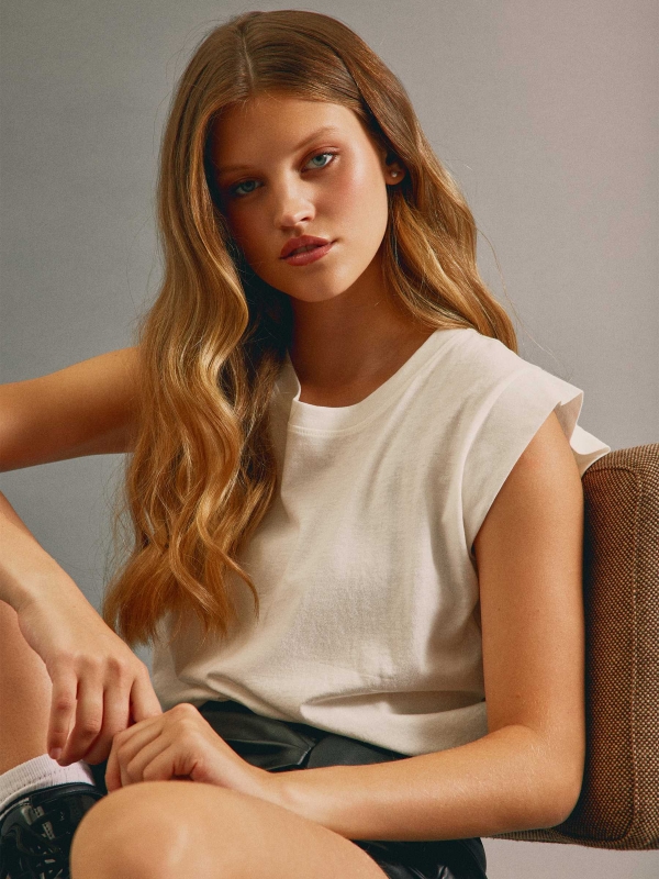  Oversized sleeveless shirt off white
