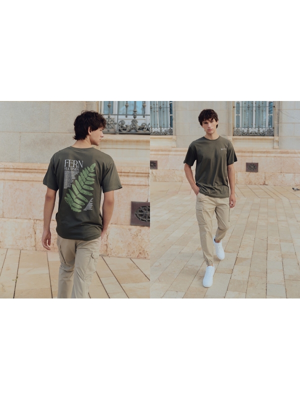  Camiseta estampa natureza cáqui