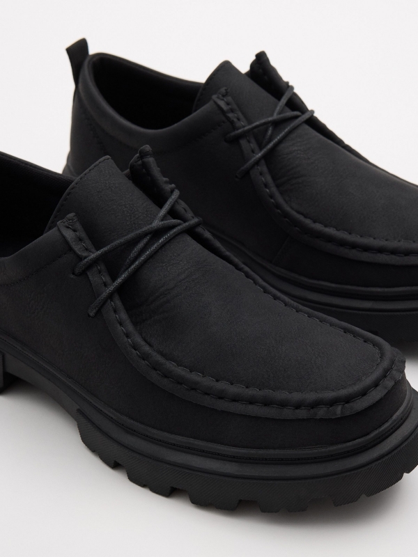 Zapato vestir bordón negro vista detalle