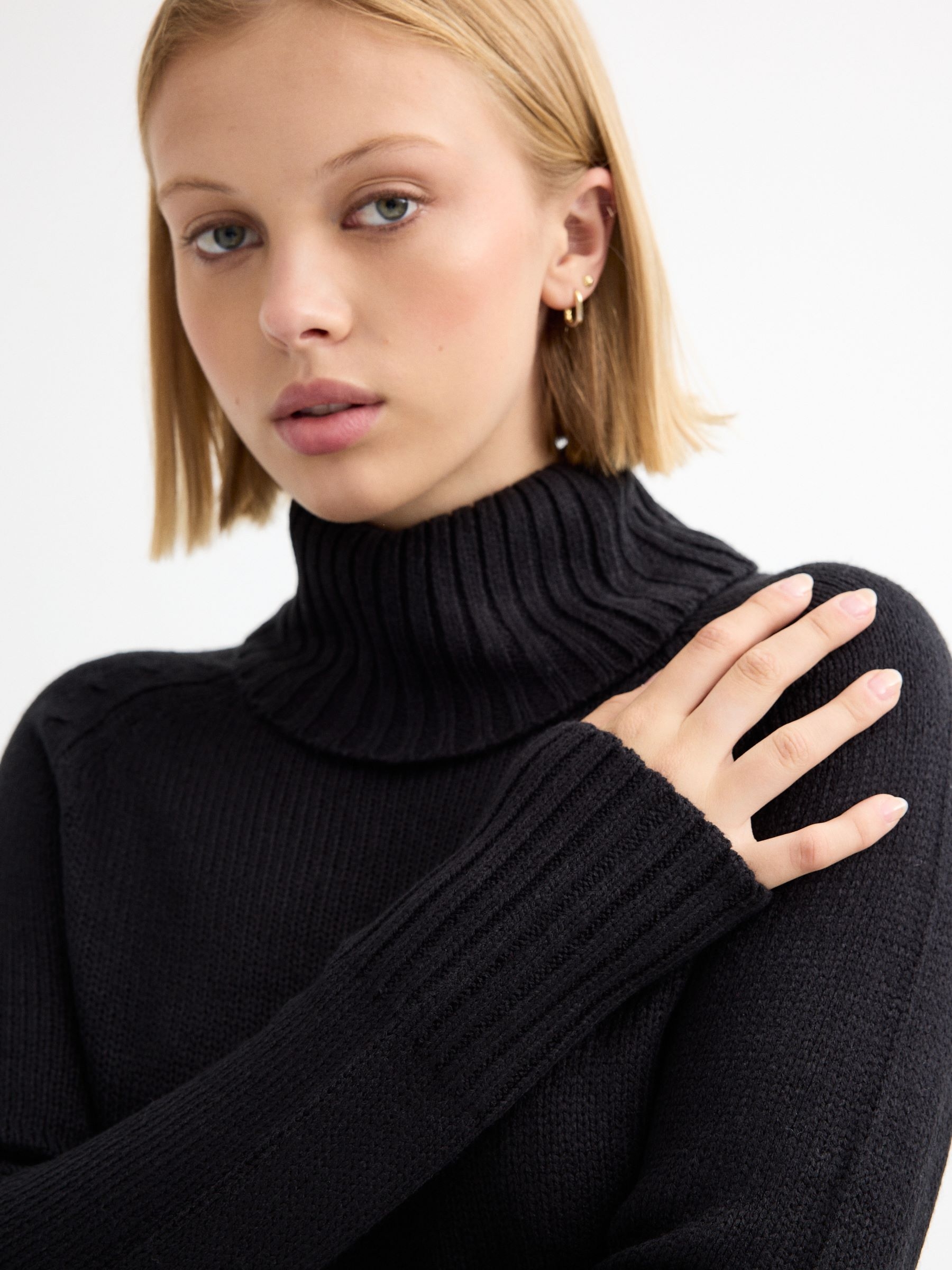 Basic turtleneck sweater black middle front view