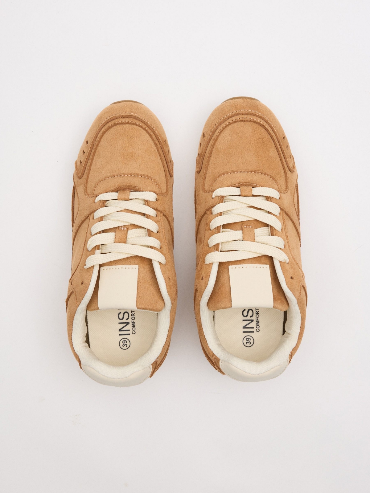 Zapatilla deportiva casual crudo vista cenital