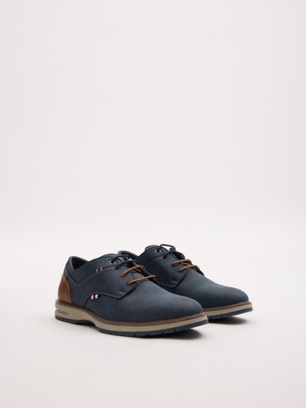 Zapato clásico casual azul marino vista frontal 45º