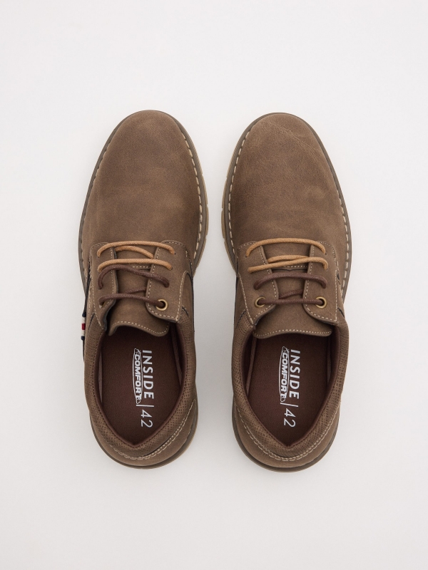Zapato clásico marrón taupe vista cenital