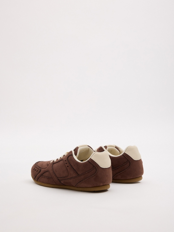 Zapatilla deportiva casual marrón marrón oscuro vista trasera 45º