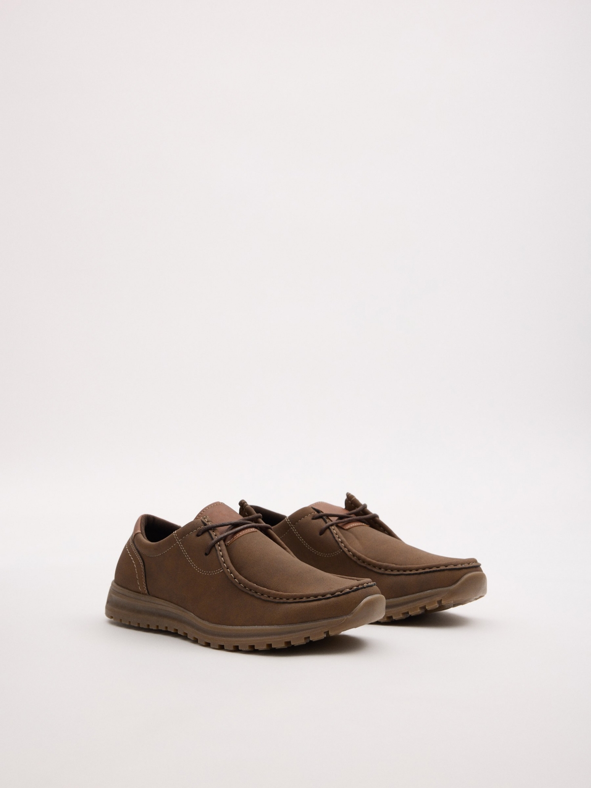 Zapato casual bordón marrón tostado vista frontal 45º
