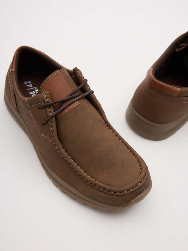 Zapato casual bordón marrón tostado vista detalle