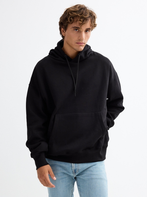 Sudadera básica negra con capucha negro vista media frontal
