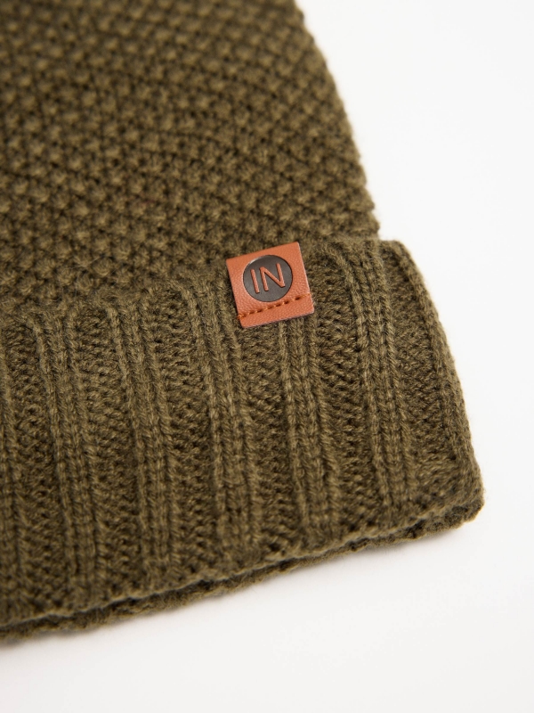 Gorro punto forro polar kaki vista detalle