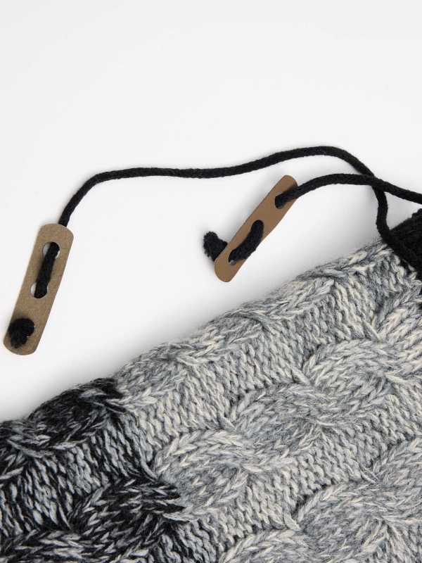 Lined collar grey rolled view