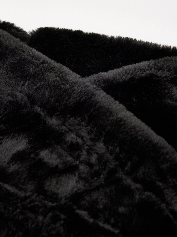 Neck scarf 25x42cm black rolled view