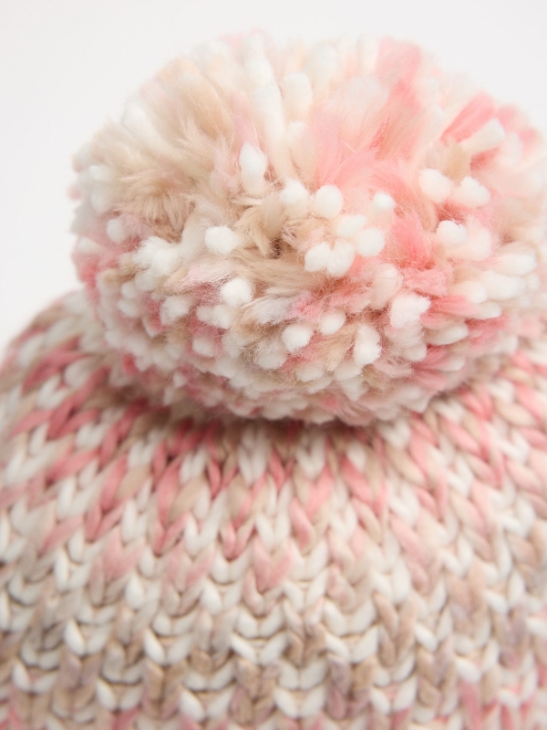 Gorro pompón multicolor nude multicolor con modelo