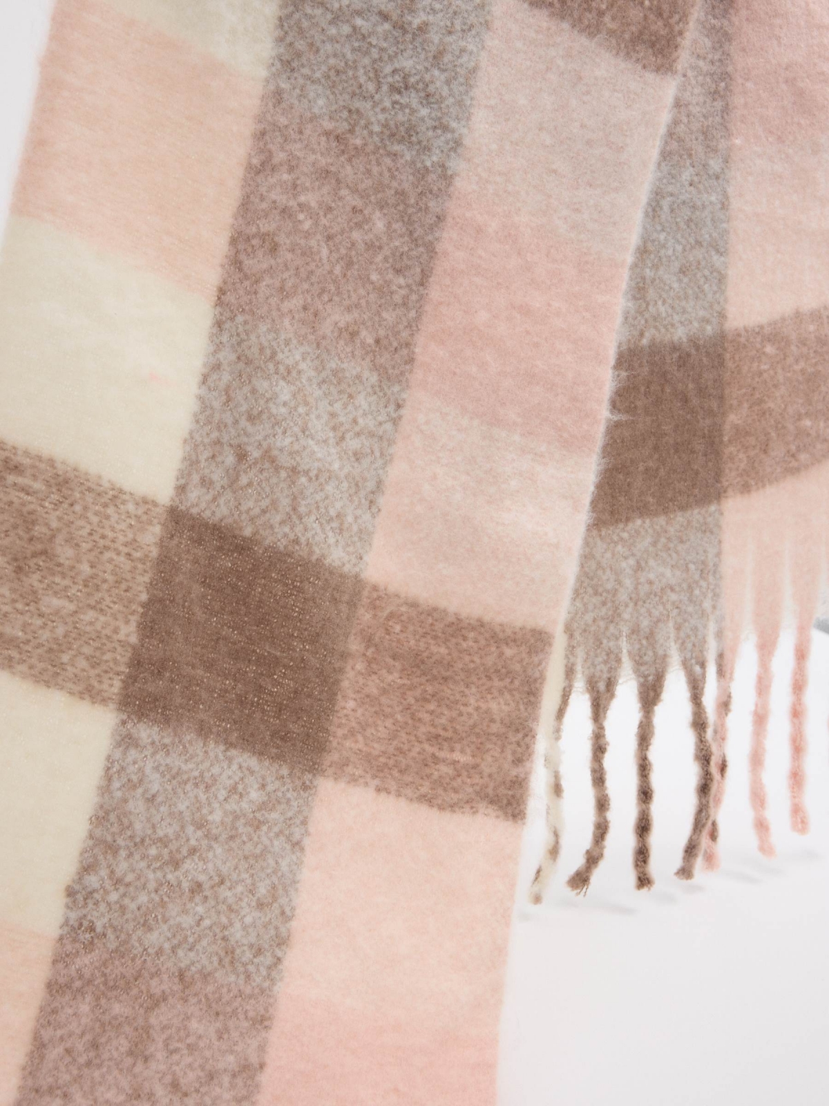 Cachecol xadrez bege e rosa multicolorido com modelo