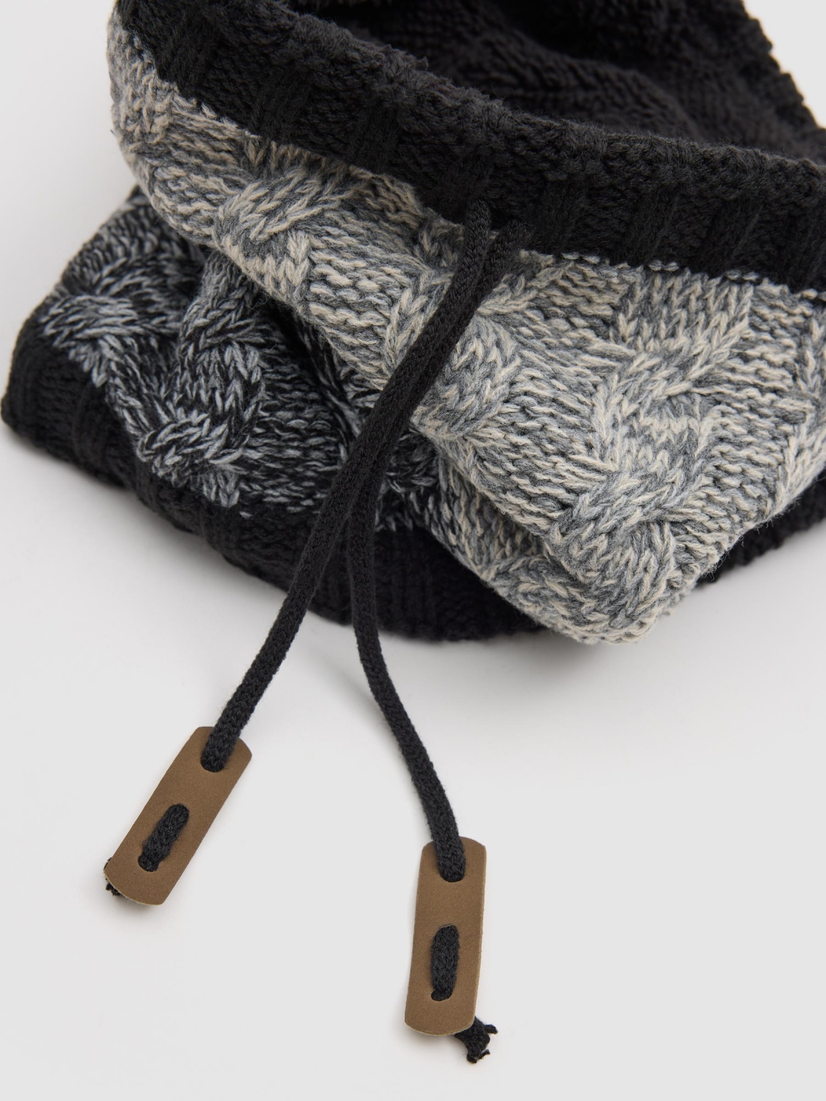 Lined collar grey folded view