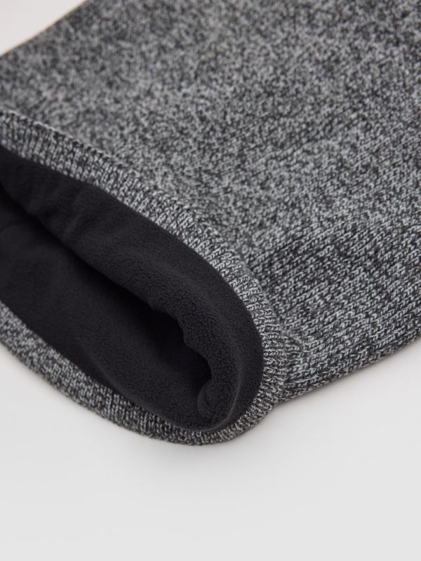 Bufanda tubular de hombre negro vista doblada