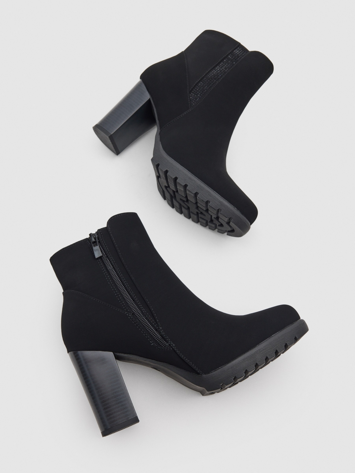 High heel glitter boot black zenithal view