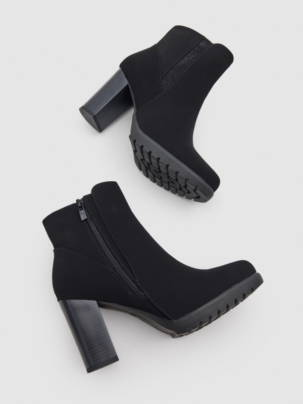 High heel glitter boot black zenithal view