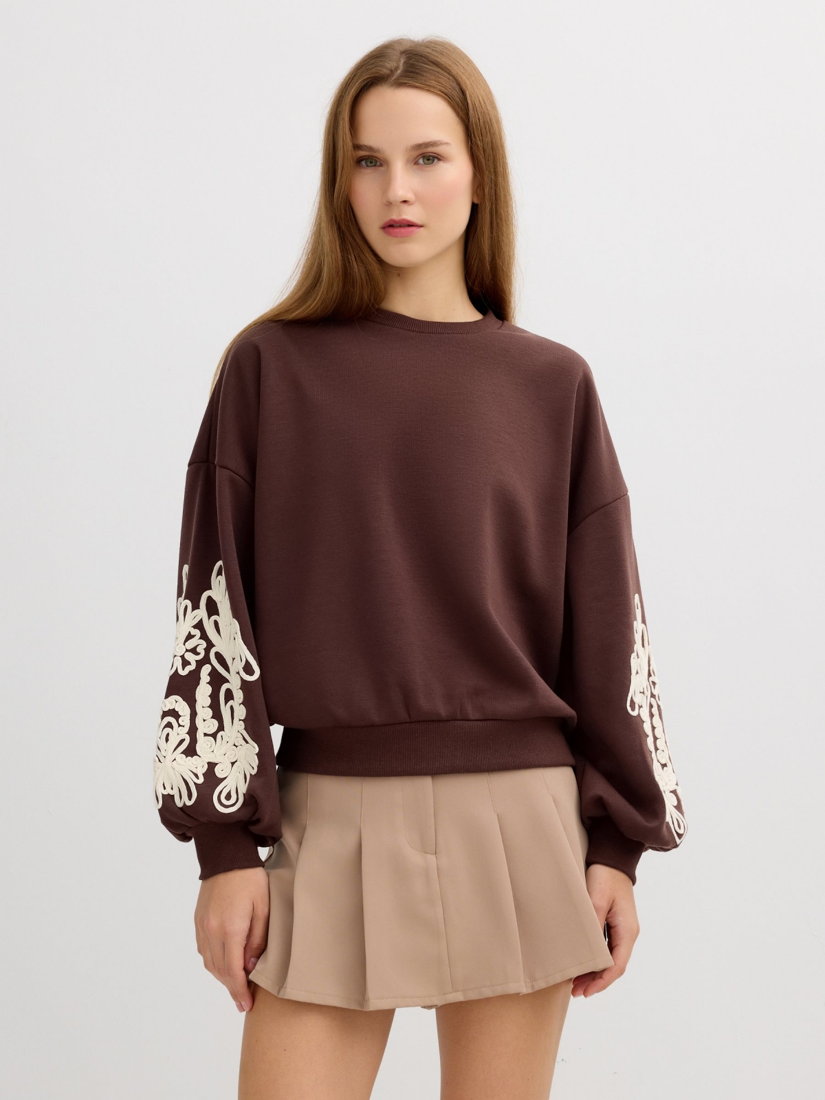 Balloon sleeve floral sweatshirt chocolate middle front view