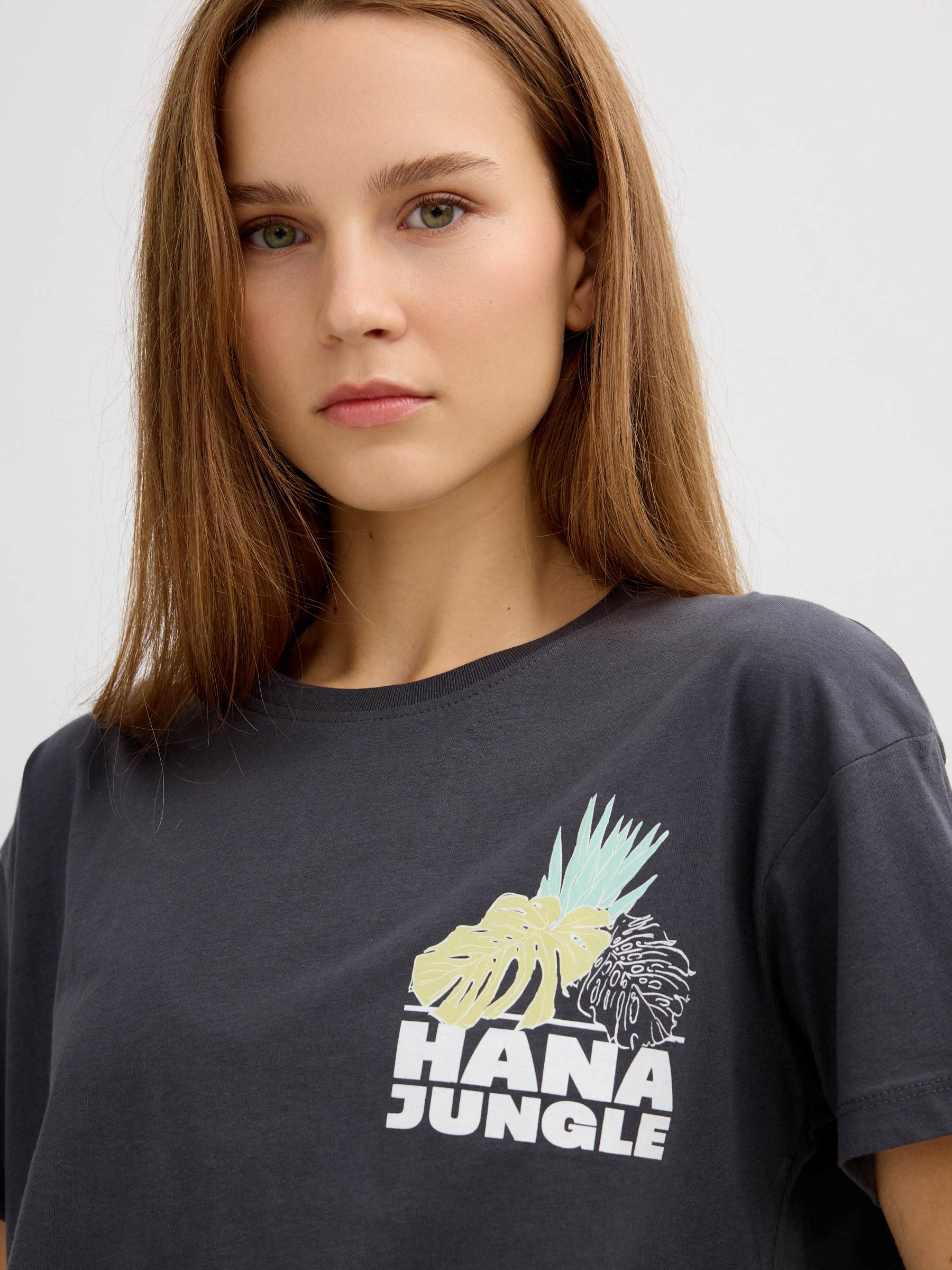 Camiseta estampado jungla gris oscuro vista media frontal