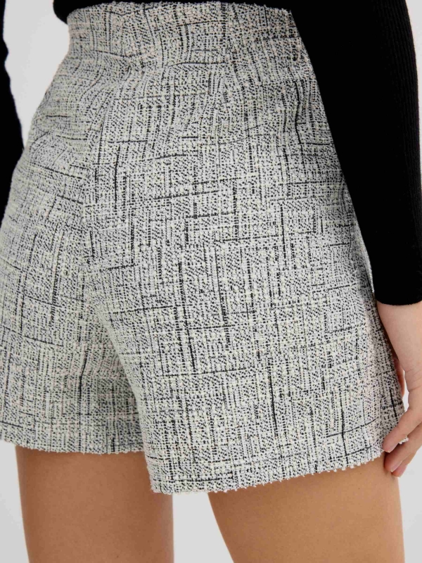 Skort jacquard gris con botones negro vista detalle
