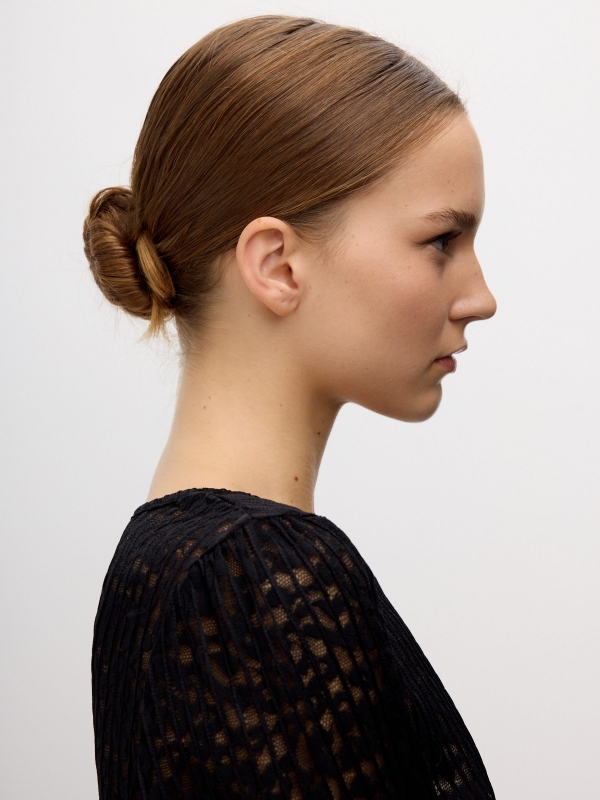 Blusa rendada preto vista detalhe