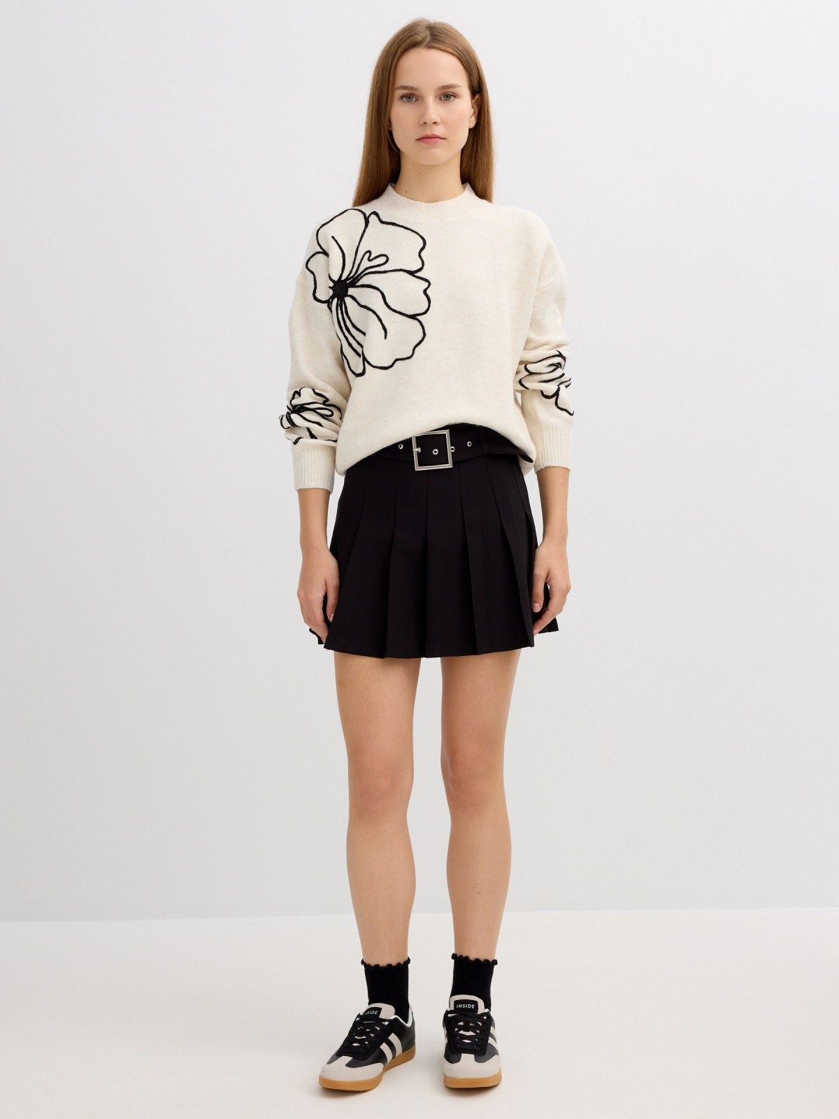 Jersey de malha estampado com flores crua vista geral frontal