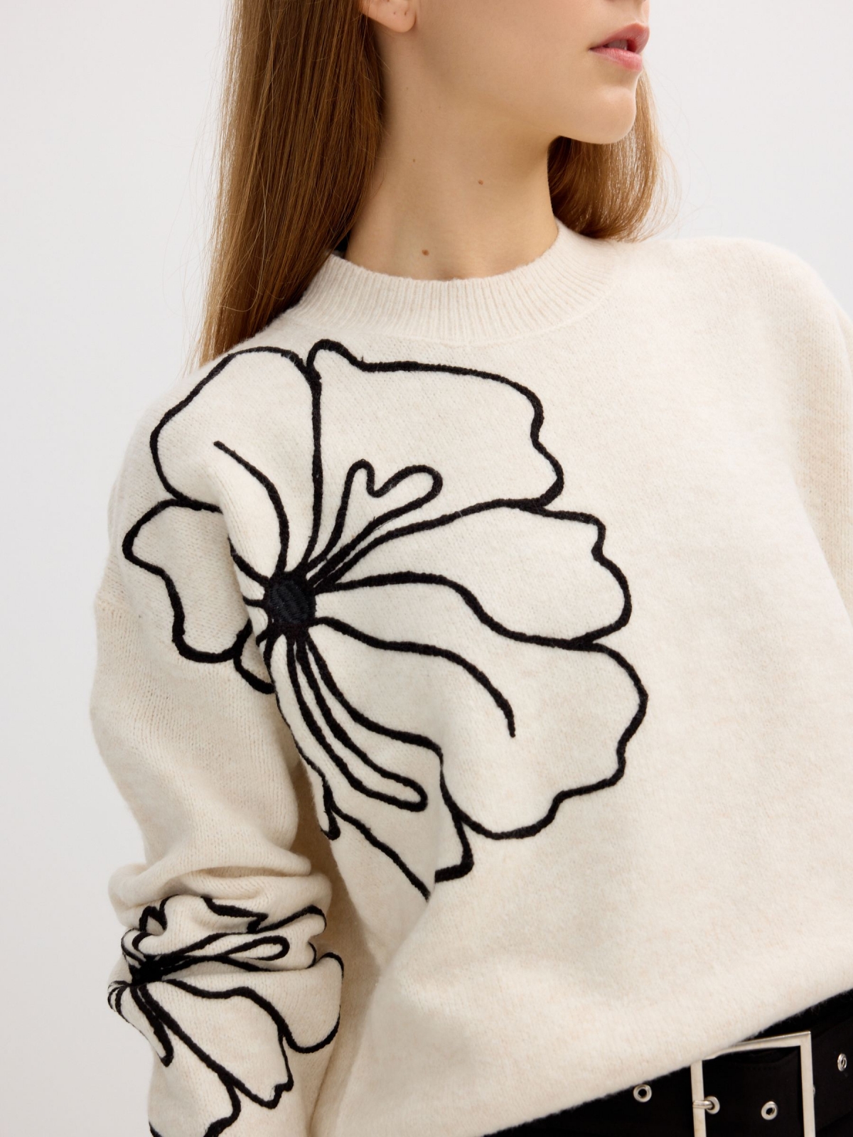 Jersey de malha estampado com flores crua vista detalhe