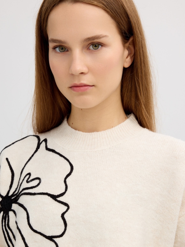 Jersey de malha estampado com flores crua vista detalhe