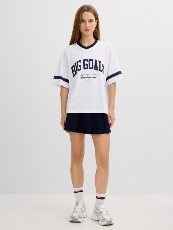 Camiseta deportiva oversize blanco vista general frontal