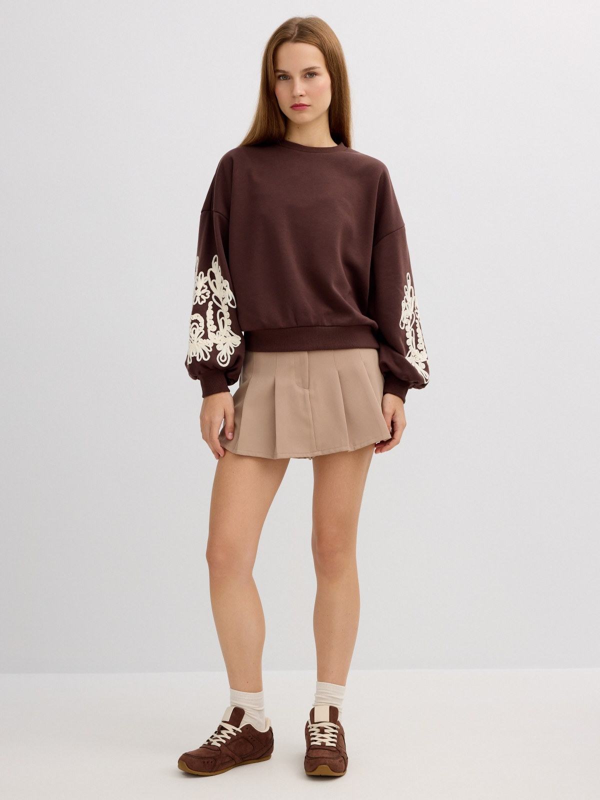 Balloon sleeve floral sweatshirt chocolate front view