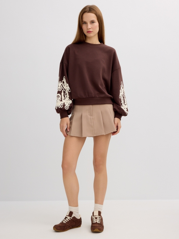 Balloon sleeve floral sweatshirt chocolate front view